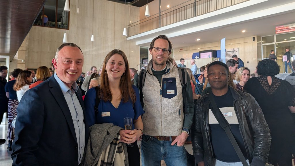 Gianluigi Arialdi aux c&ocirc;t&eacute;s des alumni du BLSI Isabelle de Thysebaert, Gregory Vanderveken et Fabrice Kwetchet lors du Lifetech Annual Event 2026.